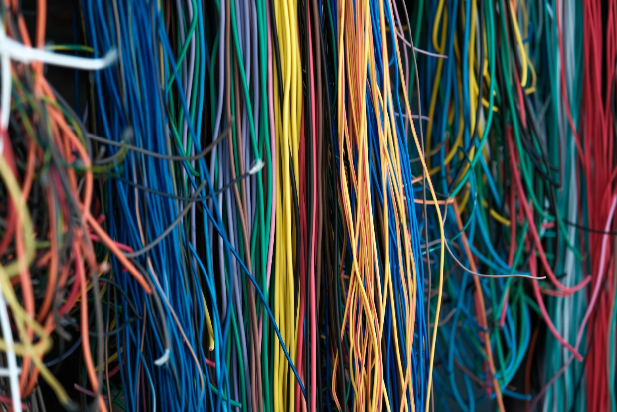 Kabel Entsorgung - Sicherungen in einem Elektrotableau